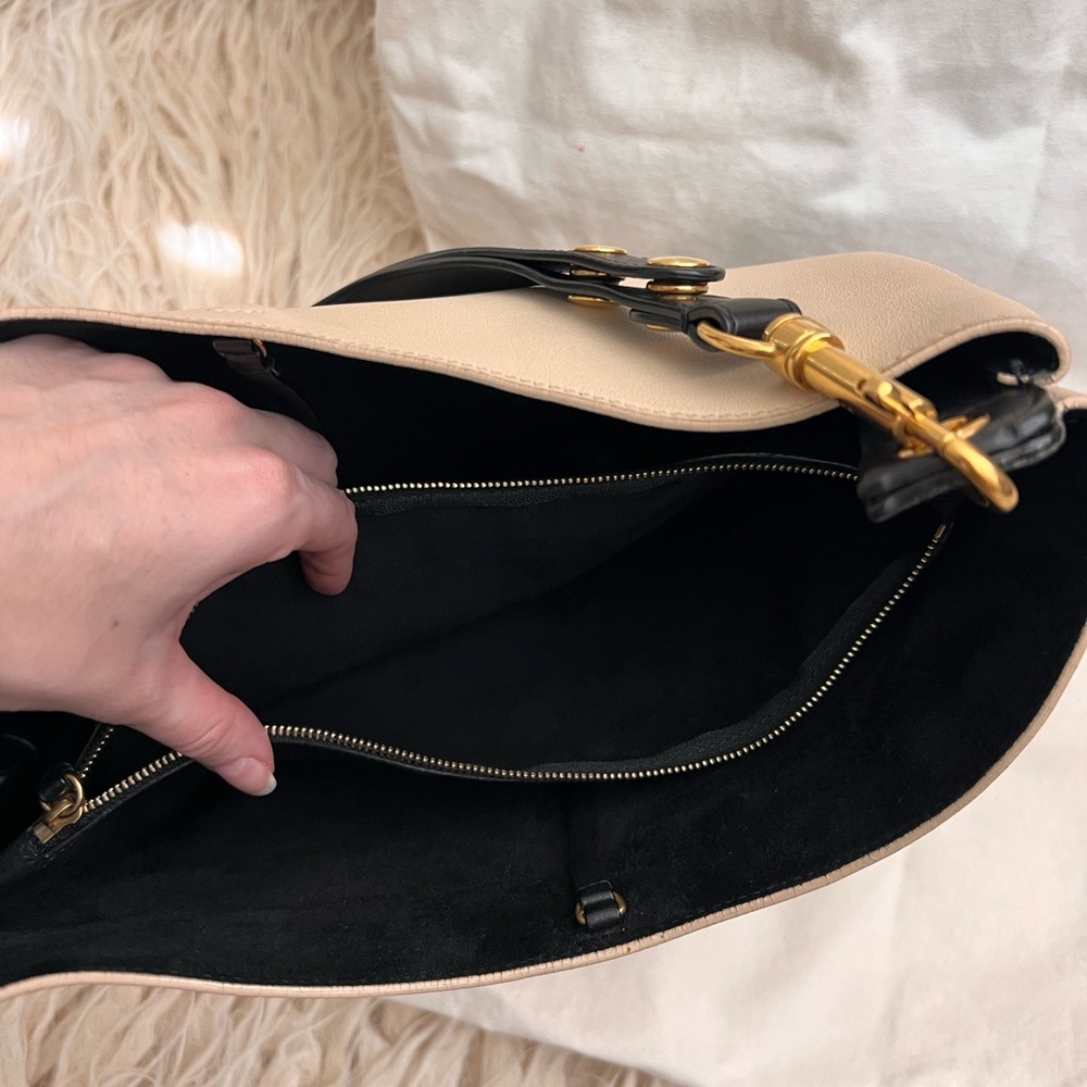 RARE Celine Phoebe Philo Ivory Bi-color Smooth
Calfskin Leather Medium Hobo Bag - Picture 9 of 16